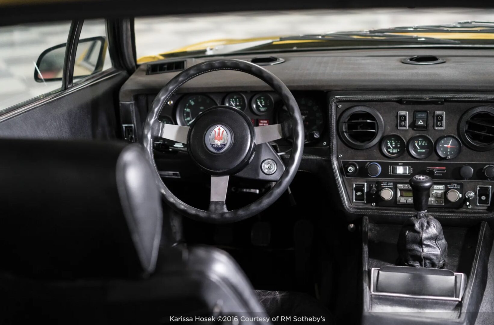 Maserati Khamsin dashboard