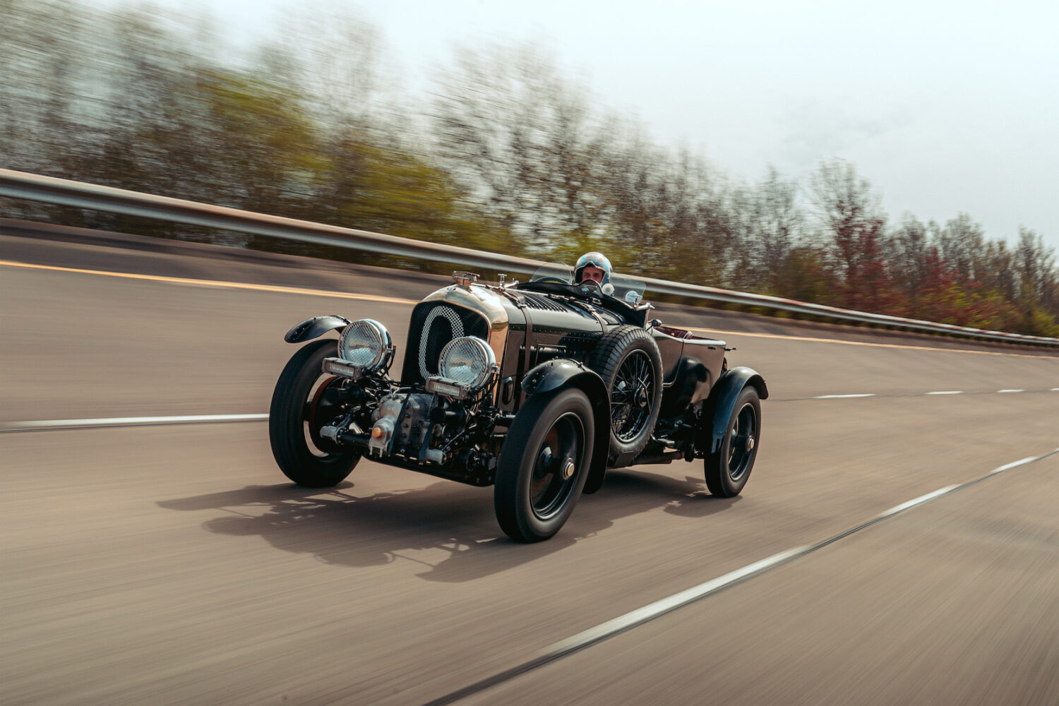 Green 1929 Bentley Blower continuation on racetrack